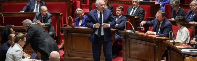 Во Франции развалилось правительство