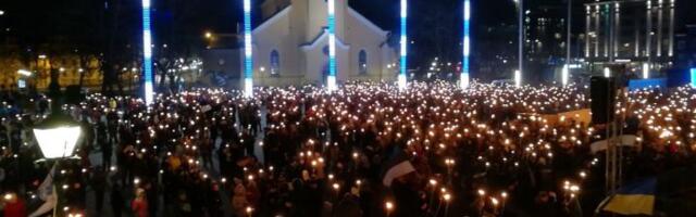 В день рожденья Эстонии националисты снова устроили в Таллине факельное шествия