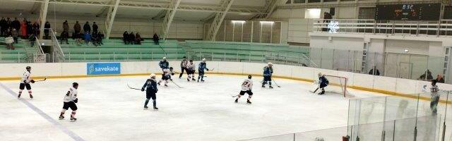 Хоккей: «Эверест» порадовал своих болельщиков победой