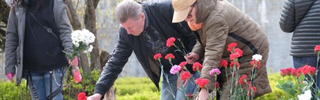 В Нарве 9 мая уже не везде можно купить красные гвоздики