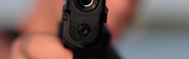 В воскресенье вечером полиция застрелила агрессивного мужчину