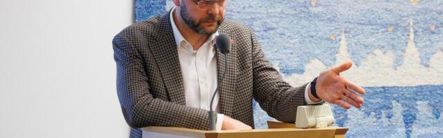 ПРЯМАЯ ТРАНСЛЯЦИЯ | Таллиннское горсобрание начало заседание на фоне напряженности