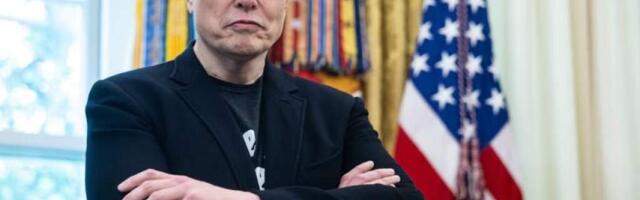 Уволенных Маском возвращают на работу