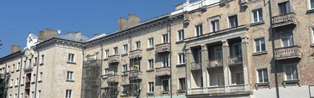 На одной из самых пафосных нарвских «сталинок» появились строители