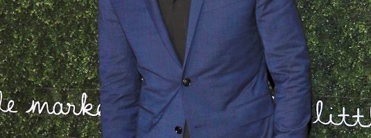 Любовь на карантине: стало известно, с кем проводит время Роберт Паттинсон