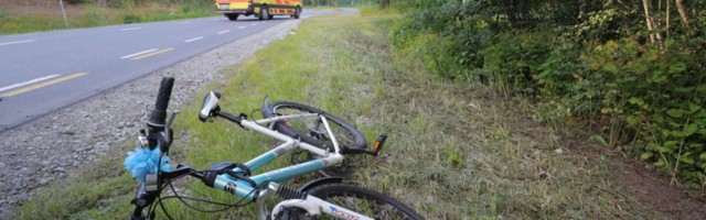 В Тарту машина сбила 11-летнего ребенка на велосипеде