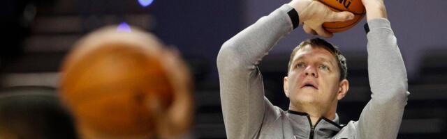 Рейс отменили из-за баскетболиста: он не поместился в самолет