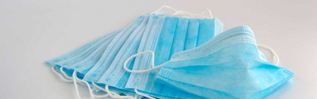 Провакцинированным от Covid-19 нужно по-прежнему носить маску