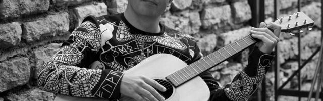 «Наши годы как птицы летят». Юбилейный концерт Александра Пелёвина