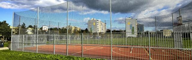 В Ласнамяэ на Ляэнемере теэ открылась площадка для игр с мячом