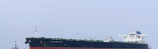 Российский корабль провёл через Ла-Манш два подсанкционных танкера