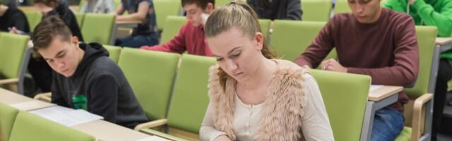 В Таллинне продолжает сокращаться число классов с обучением на русском языке