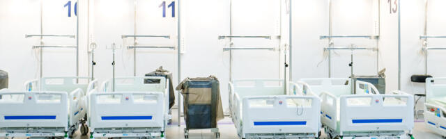 От "гибридных больниц" до палаток: как медицина в Латвии готовится к потоку "ковидных" пациентов