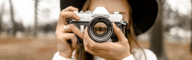 Куда пойти, когда все закрыто: Fotografiska проводит фотопрогулки на свежем воздухе