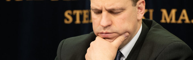 Ратас: Распространение коронавируса пока не снижается