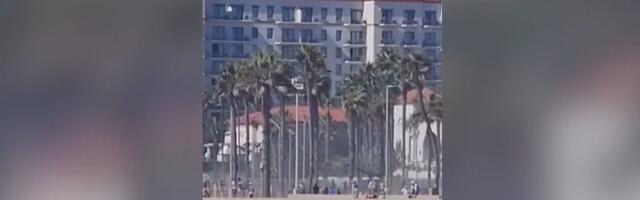 ВИДЕО | В Южной Калифорнии на пляж упал вертолет, находившиеся на борту выжили