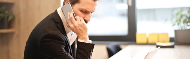 Телефон поддержки для работников сферы образования работает теперь и по-русски