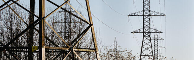 Электроэнергия на бирже в воскресенье немного подешевела