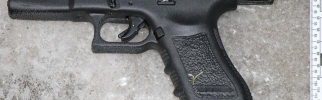 В Йыхви полиция задержала мужчину, целившегося в полицейских из пистолета