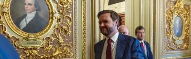 Вэнс: Зеленскому следует воздержаться от публичной критики в адрес Трампа