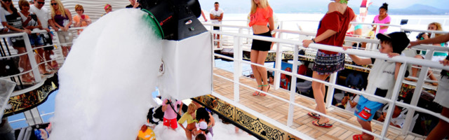 Отель в Турции закрыли из-за вечеринки украинских туристов