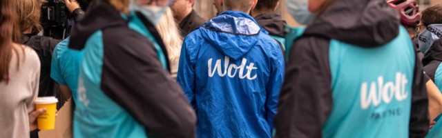 ФОТО Delfi | В Литве протестуют курьеры Wolt