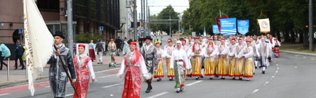 LIVE в 12:55: участники Праздника песни и танца прошествуют по Таллинну