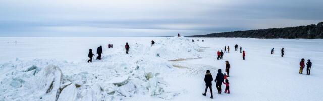 С 30 декабря запрещен выход на хрупкий лед приграничных водоемов