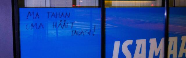 ФОТО | На окне таллиннского офиса Isamaa появилось возмущенное послание