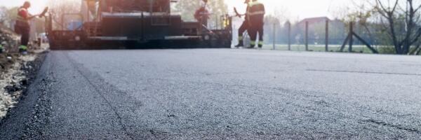 О чем пишет пресса:  Трукснис борется за доступ к гостайне, асфальт к домам депутатов