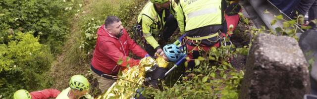 ВИДЕО | Итальянский велогонщик упал в овраг на „Джиро д’Италия“