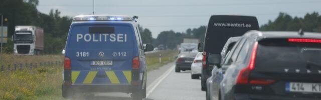 Мотоциклист сбил 9-летнего мальчика и скрылся с места происшествия. Что еще произошло на дорогах за сутки?