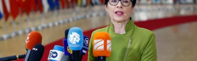 ЕC приостановил финансирование Сербии