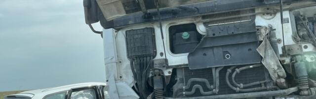 ФОТО | Большая авария на Петербургском шоссе. В больницу доставлен один из водителей