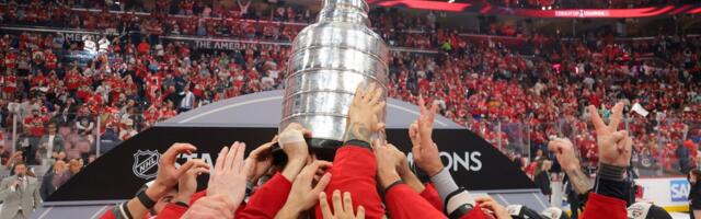 Хоккеисты „Флориды“ повредили Кубок Стэнли