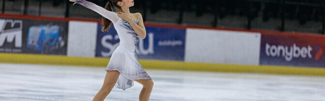 Молодежный чемпионат Эстонии по фигурному катанию выиграли Элина Гойдина и Арлет Леванди