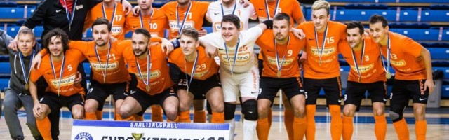 ВИДЕО: "СМС Раха" уверенно выиграл Суперкубок Эстонии