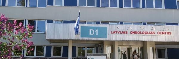 О чем пишет пресса: на полную реконструкцию онкоцентра денег нет, сверхвысокие зарплаты замов госсекретарей