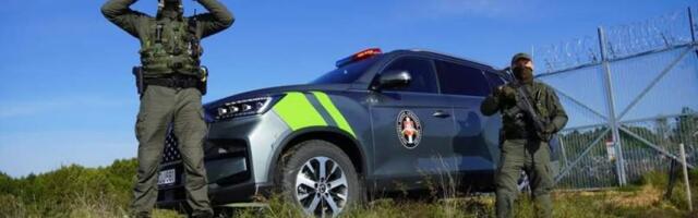 В Рокишкском районе найдены автомобиль в кювете, раненый афганец и погибший латыш