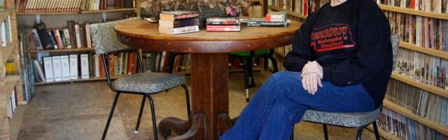 В некогда процветавшем городке теперь живет всего один человек: на выборах мэра она голосует за себя сама