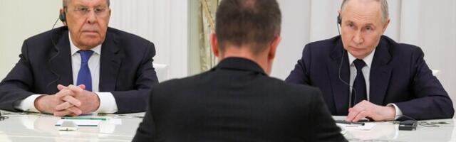 Глава МИД Венгрии признал, что разговаривал с коллегами из России до и после заседаний ЕС