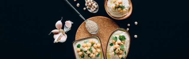 8 простых рецептов дип-соусов, которые можно приготовить из… соусов