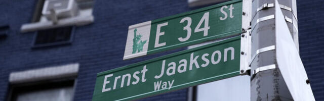 ФОТО: глава МИД Эстонии открыл в Нью-Йорке участок улицы, названный в честь Эрнста Яаксона