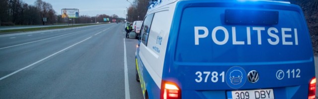 Полиция разыскивает водителя, наехавшего в Таллинне на велосипедистку