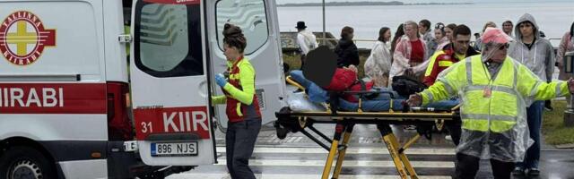 ФОТО | Возле Певческого поля автобус сбил 69-летнюю женщину