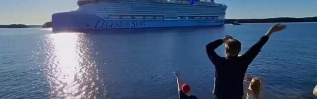 Один из крупнеших круизных лайнеров мира совершает в Финляндии испытательный рейс