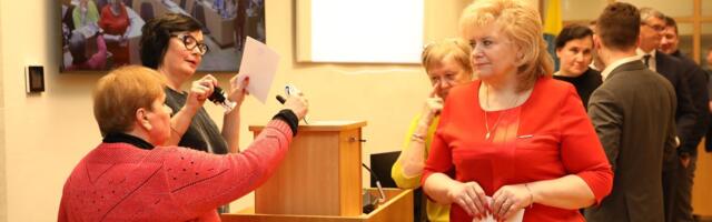 Политический кризис в Нарве: депутаты о срыве выборов мэра, недоверии и развале коалиции