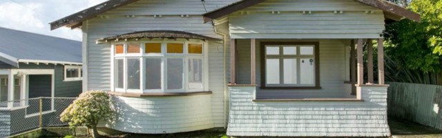 Нам не понять! Ужасный дом в Новой Зеландии продан за бешеные деньги