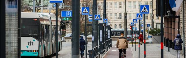 ФОТО | Бульвар Каарли заполонили знаки пешеходного перехода. В чем дело? 