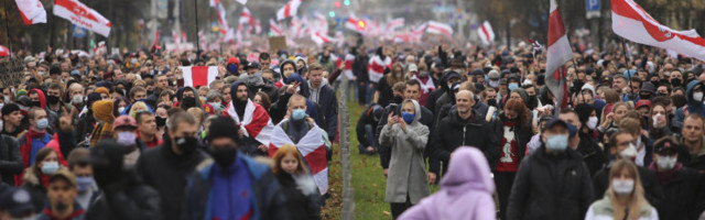 ФОТО И ВИДЕО | Протесты в Беларуси: силовики применили в Минске спецсредства. Сообщается о 150 задержанных